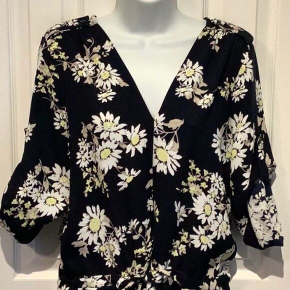 LE CHATEAU V-NECK NAVY BLUE OVERSIZED TIE WAIST ROMPER SIZE S NWOT - Picture 2 of 15